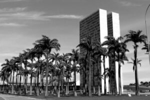 Gigante do Setor Financeiro Acelera Pagamentos Digitais com Aquisição Estratégica e IA na Nuvem